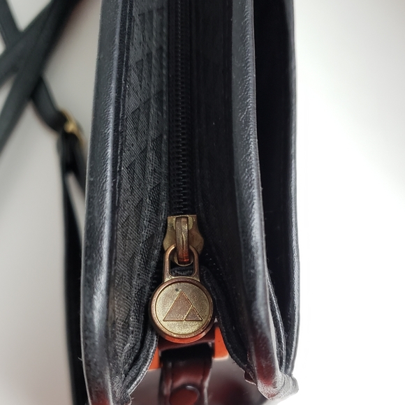 Vintage Liz Claiborne Cross-body Bag - Picture 9 of 13